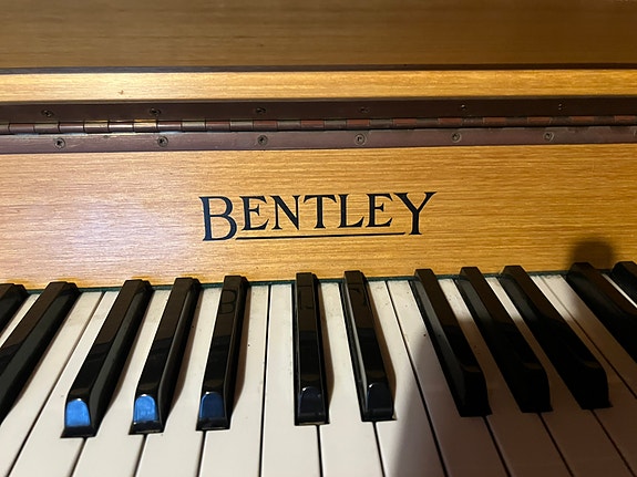 BENTLEY piano