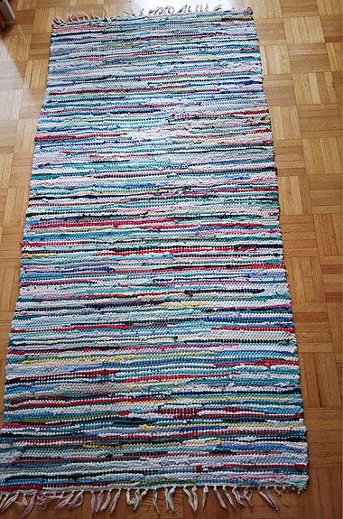 Käsinkudottu räsymatto/Ikea Hampen matto