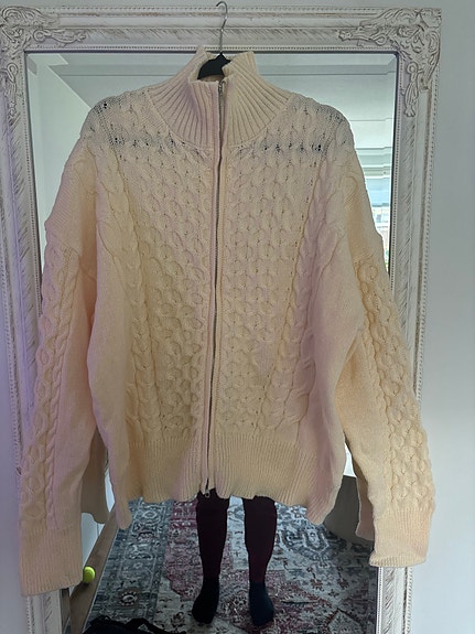 Vaalean keltainen neule XL