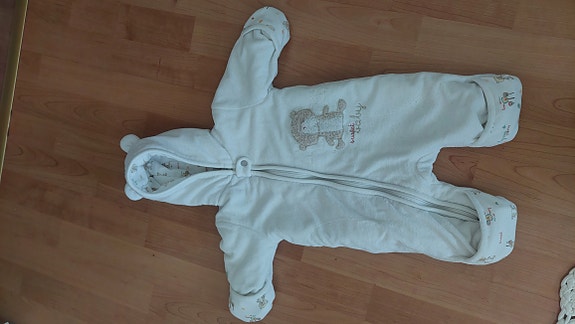 Valkoinen vauvan topattu unihaalari 56 cm