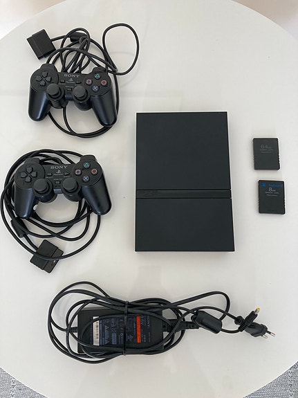 Sony PlayStation 2 Slim & Ohjaimet