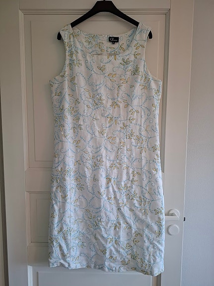 Juhlamekko Canelle koko 42