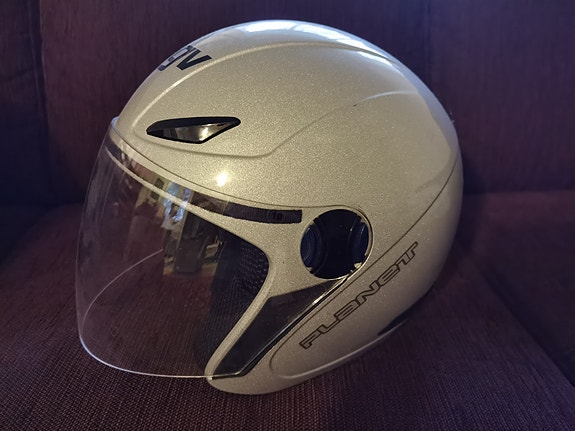 Kypärä AGV