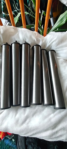 Laadukkaat metalliset jalat sohvalle tai muulle kalusteelle