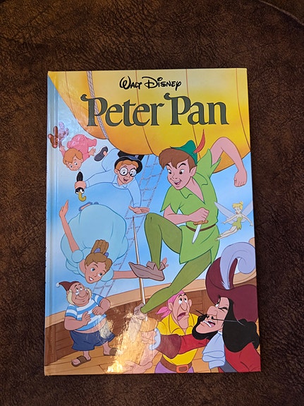 Walt Disney Peter Pan kovakantinen kirja