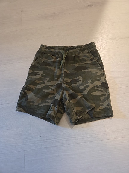 maastokuvioiset shortsit, 122/128