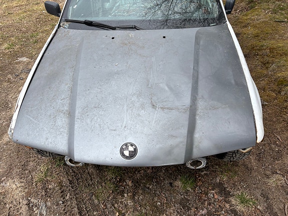 Bmw e36 konepelti