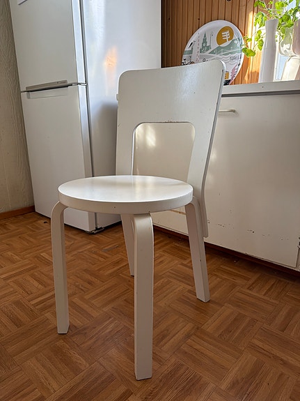 Artek Alvar Aalto valkoinen tuoli 66