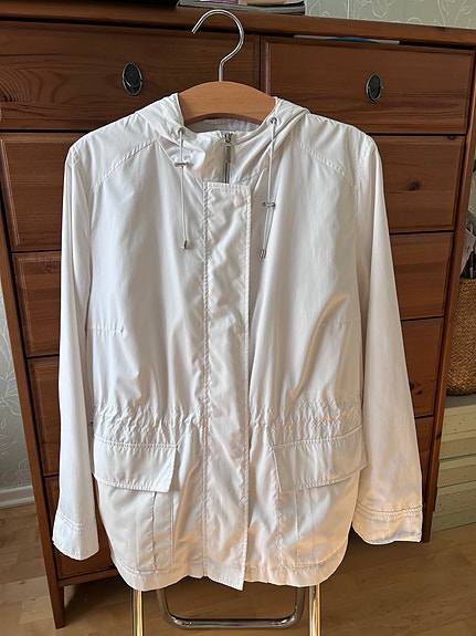 Valkoinen takki ( koko 42/44 )