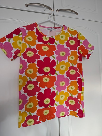 Marimekko unikko setti: t-paita ja shortsit, 146