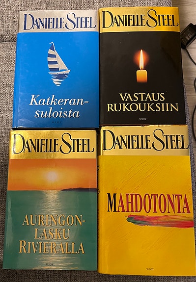 Danielle Steel kirjat