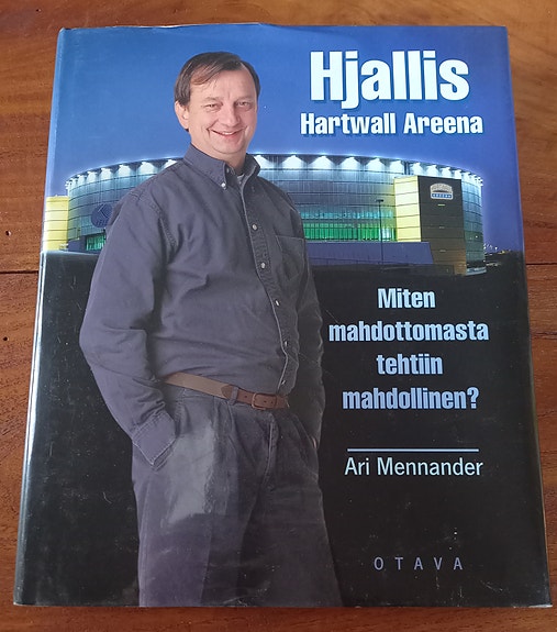 Hjallis – Hartwall Areena -kirja, Ari Mennander