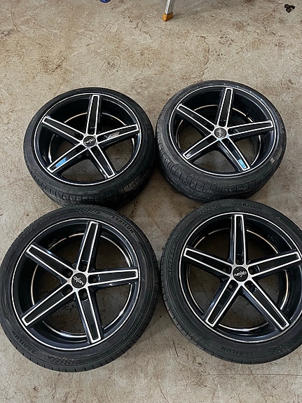 Oxigin 5x114.3 18/8,5 tuumaset vanteet. Et 40.