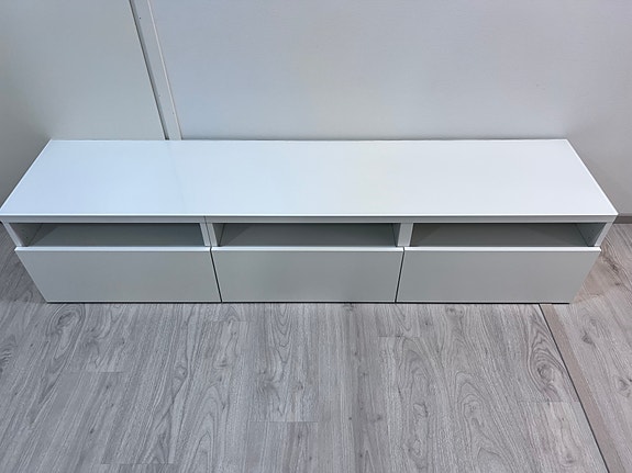 BESTÅ Tv-taso valkoinen 180x42x38 + lasinen päällyslevy
