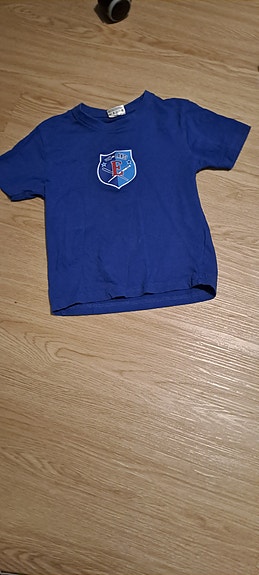 Itä länsi pesis T-paita Itä