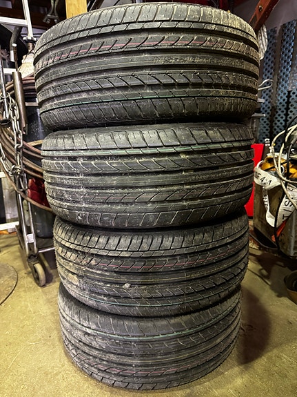 Uudet 205/40-16 kesärenkaat
