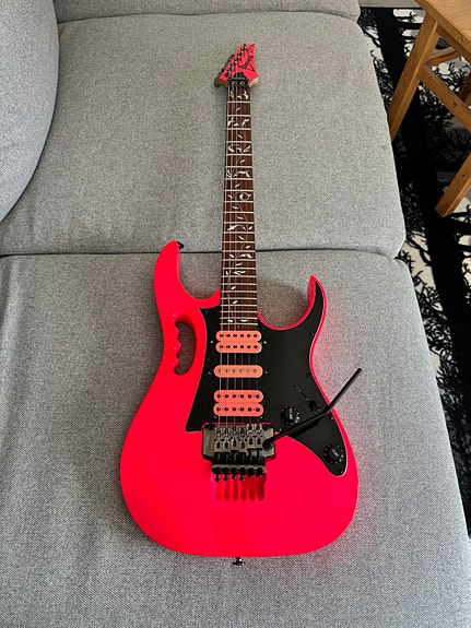 Ibanez Jem Jr.