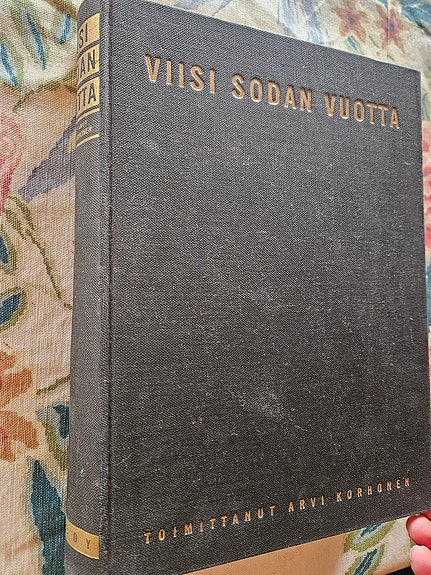 Viisi sodan vuotta -kirja