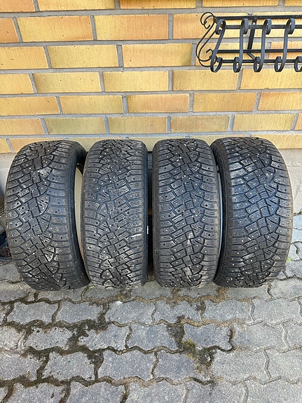 Continental Icecontact 2 nastarenkaat 225/55R17