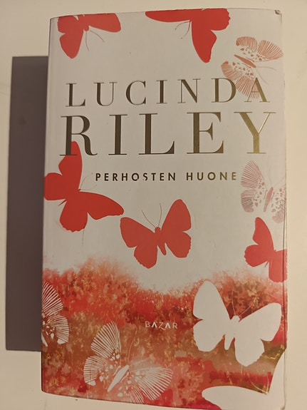 Lucinda Riley Perhosten huone