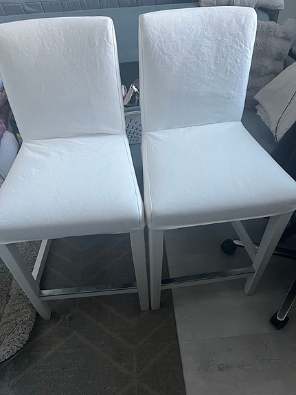 2 x  BERGMUND baarituolia (Ikea)