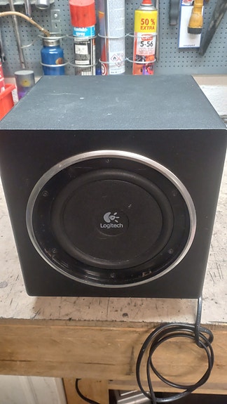 Logitech z523 subwoofer kaiutin