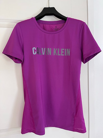 Calvin Klein treenipaita XS