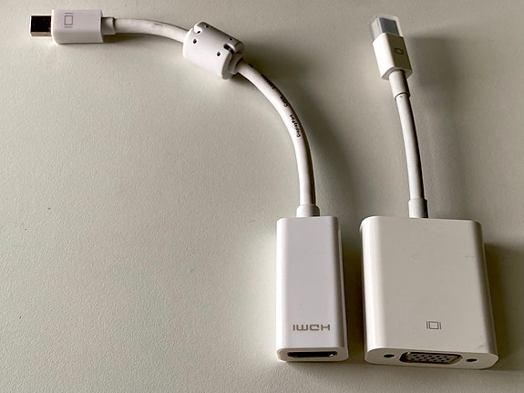 Liittimiä: mini displayport - HDMI ja mini displayport - VGA