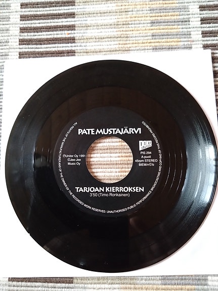 Pate Mustajärvi 7" Tarjoan kierroksen