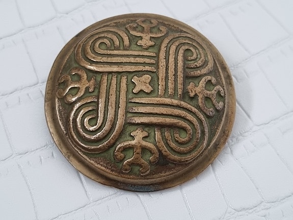 Kalevala Hannunvaakuna-rintakoru iso, pronssi