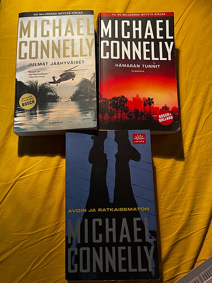 Michael Connelly kirjoja.