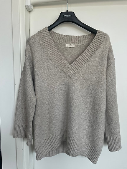 Oversize beige neule