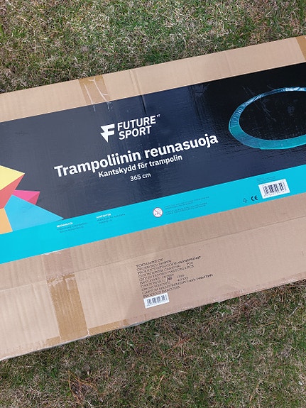 Trampoliinin reunasuoja 365cm