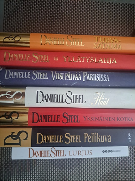 DANIELLE STEELIN kirjoja