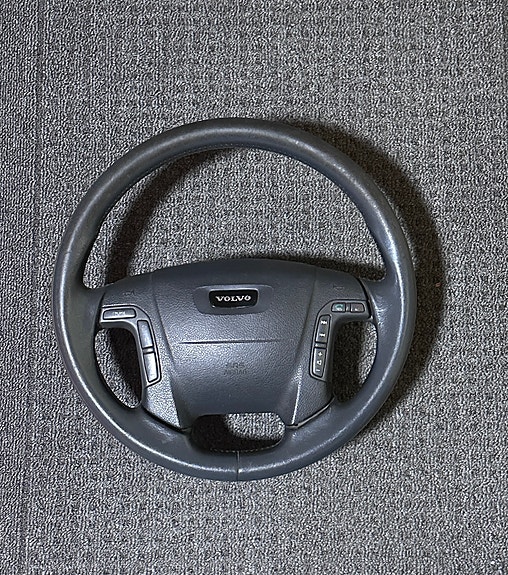 Volvo V70 Mk2 2002 ratti navipainikkeilla