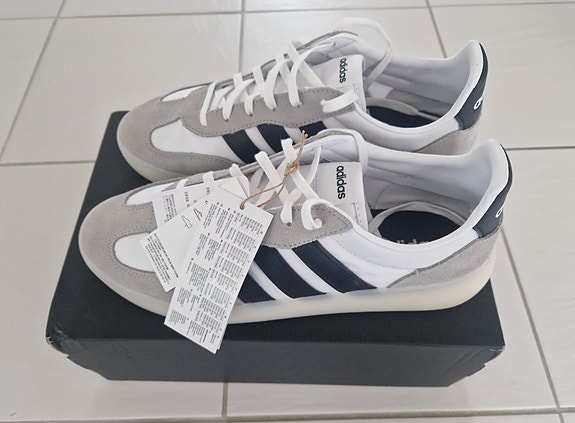 Adidas tennarit