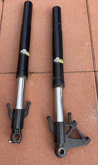 Aprilia RS125 etuiskunvaimentimet