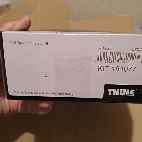 Thule 4077 jalkasarja Fiat Tipo farmari