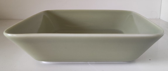 Iittala Teema oliivi,vaalean vihreä vuoka/tarjoiluastia