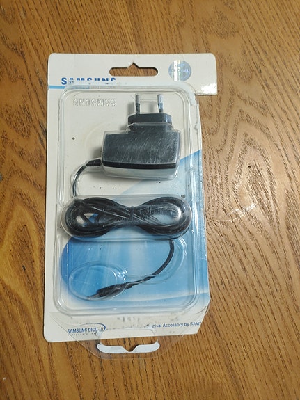 samsung puhelimen alkuperäinen laturi
