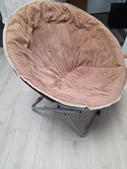 Beige pyöreä nojatuoli