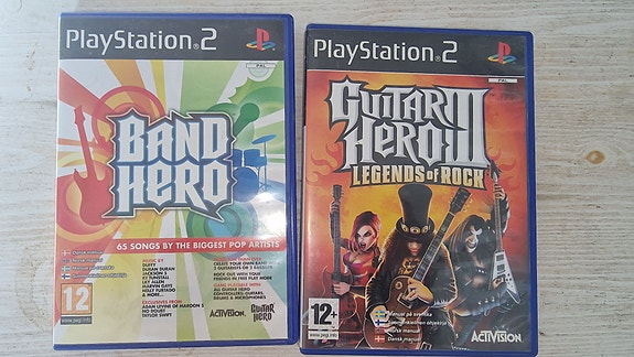 Guitar hero ja band hero pelit yhteis paketti