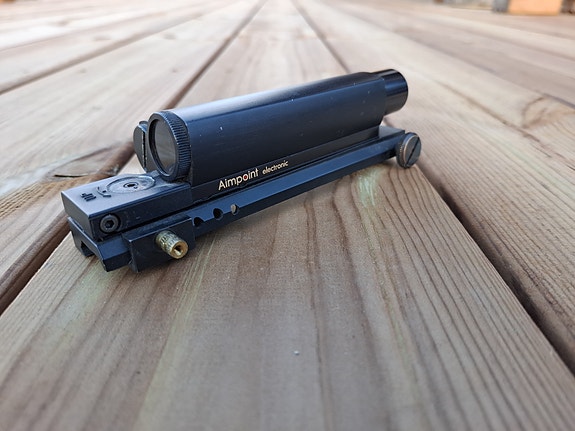 Aimpoint electronic punapiste tähtäin