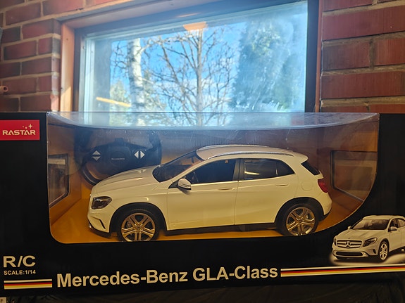 Rastar Mercedes-Benz GLA-Class RC auto