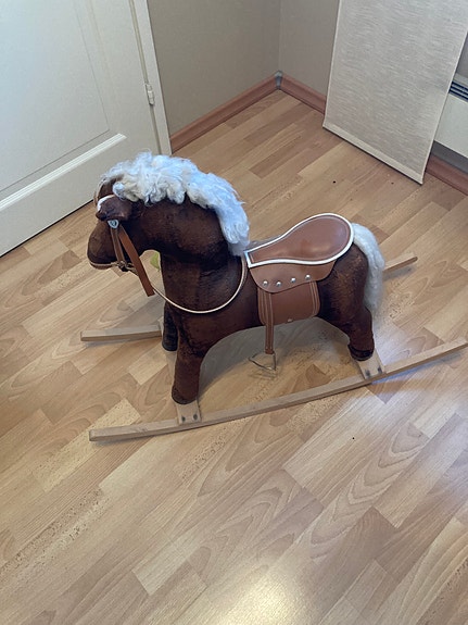 Keinuhevonen puurunko ruskea