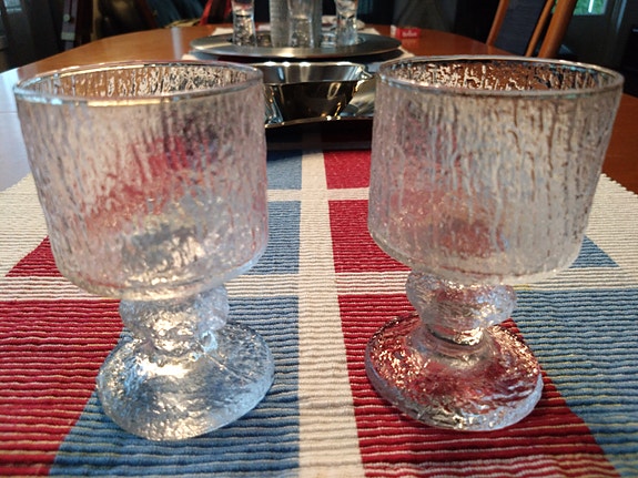 Iittala lasiset jalalliset juomalasit, Timo Sarpaneva Senaattori 2 kpl.kirkas