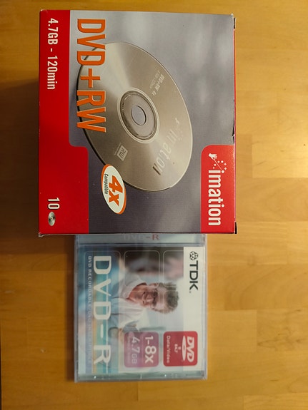 11 kpl käyttämättömät Imation DVD+RW 120 min ja TDK DVD-R levyt