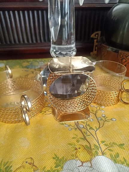 SARPANEVA Karaatti kynttilänjaka, TSAIKKA  sokerikko ja kermakko.