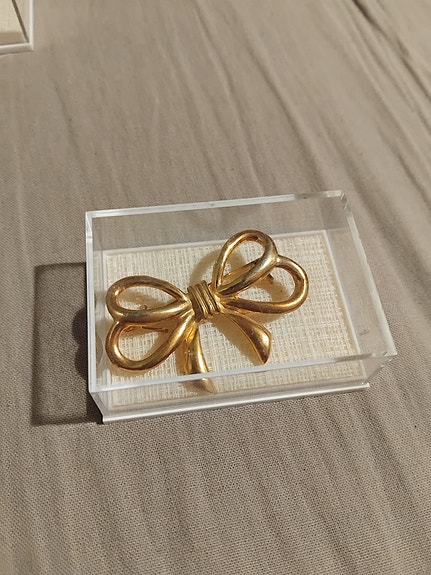 Vintage rintaneula rusetti solmu