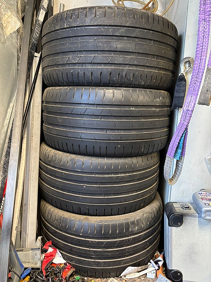 Nokian Hakka Black 2 kesärenkaat 295/35 R21 4kpl